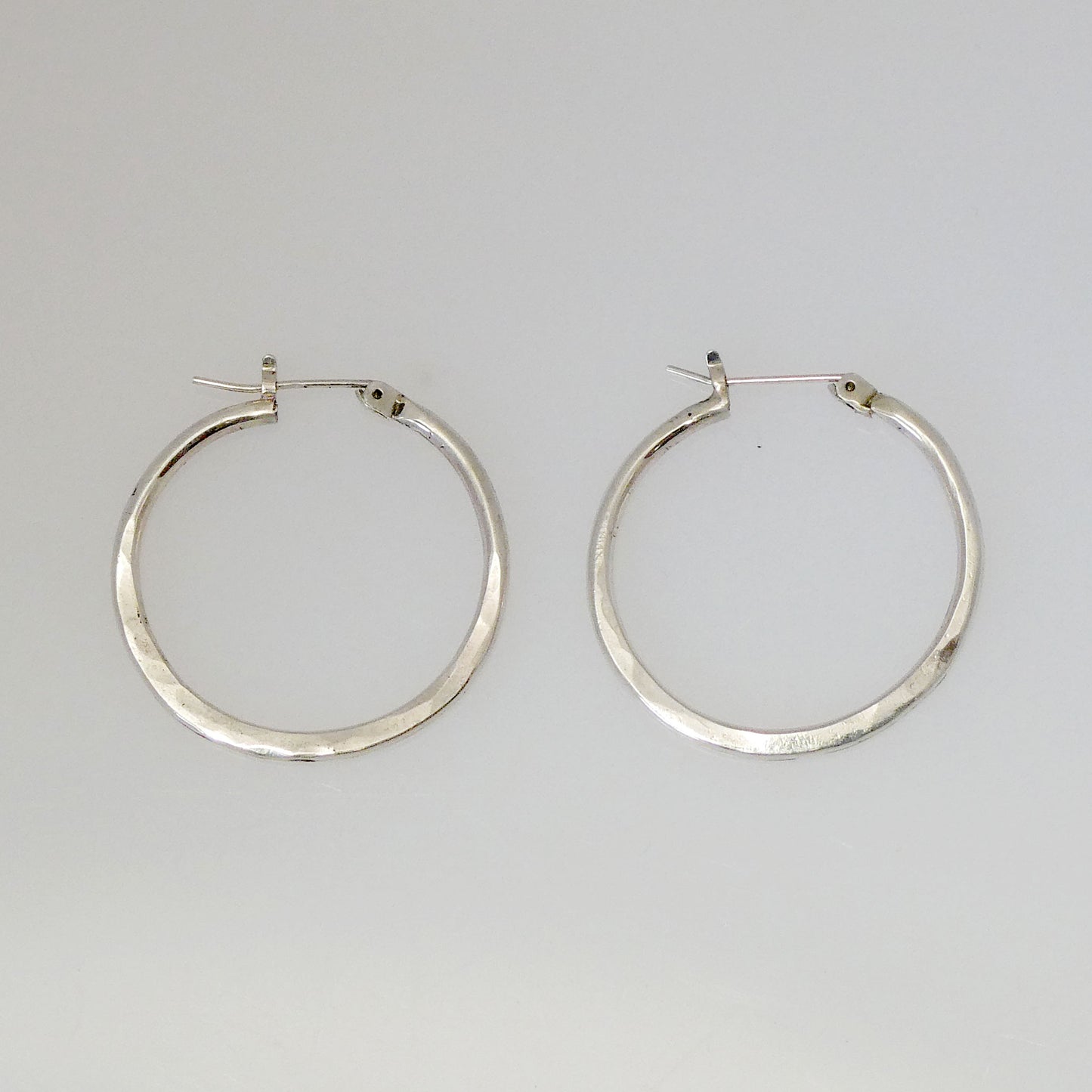Small Hammered Hoops